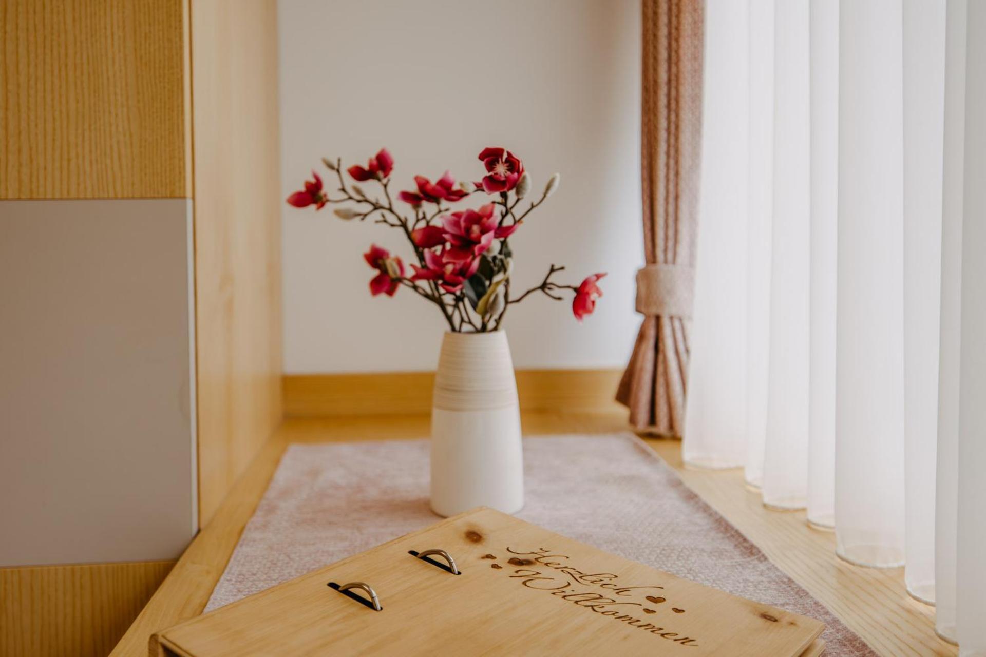 Winzerhof Lentsch Apartment Jois Luaran gambar